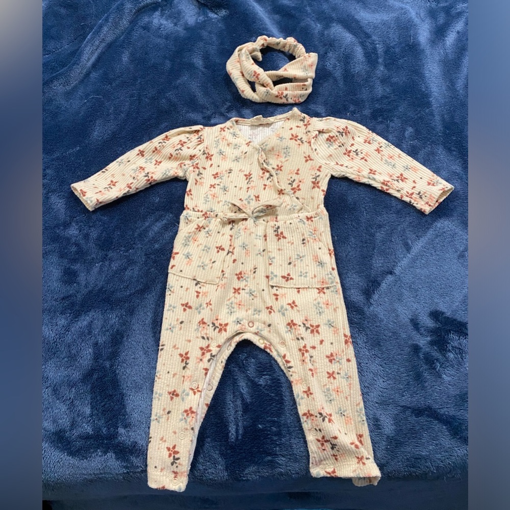 Jessica Simpson baby jumper with head band size 6-9 months
